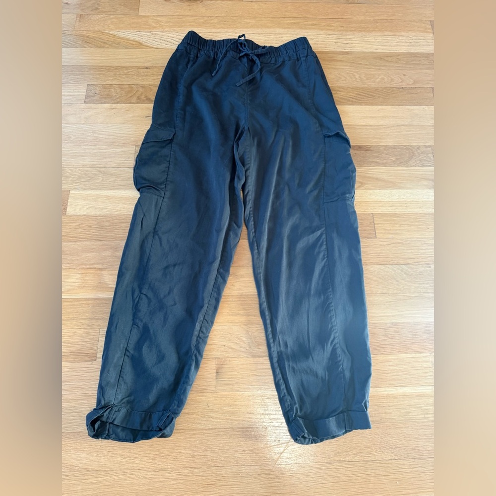 Lululemon Move Lightly Cargo Pants - Dark Olive Green - Size 6 - Tencel - Picture 2 of 10
